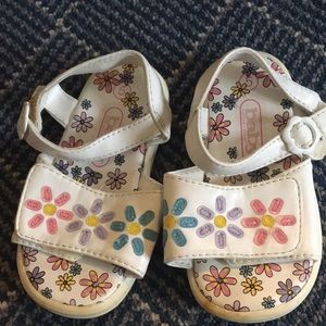 Girls sandals.  Great shape. Size 5